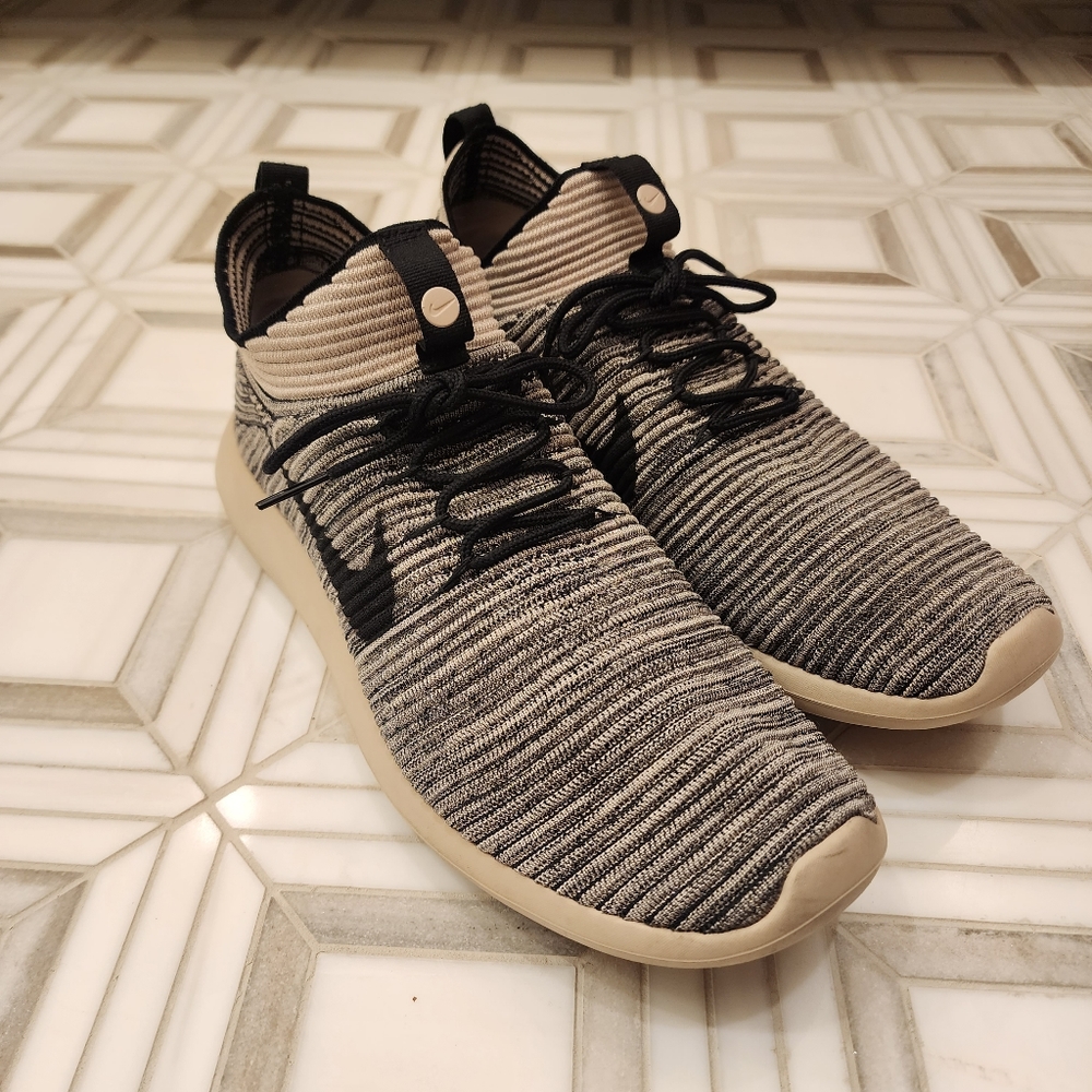 Nike Roshe Two Flyknit V2 - Men's Size 9.5